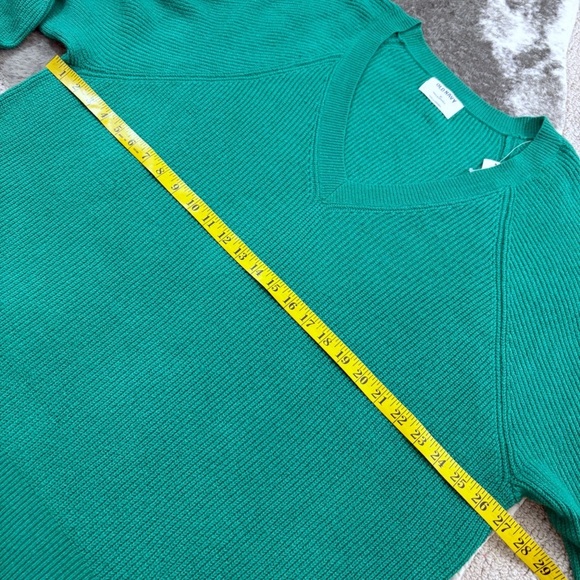 NWT Old Navy V-Neck Knit Sweater - Picture 9 of 9